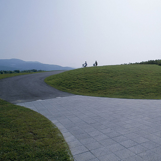 北上川の土手沿いの道 | ランナーズインフォメーション研究所